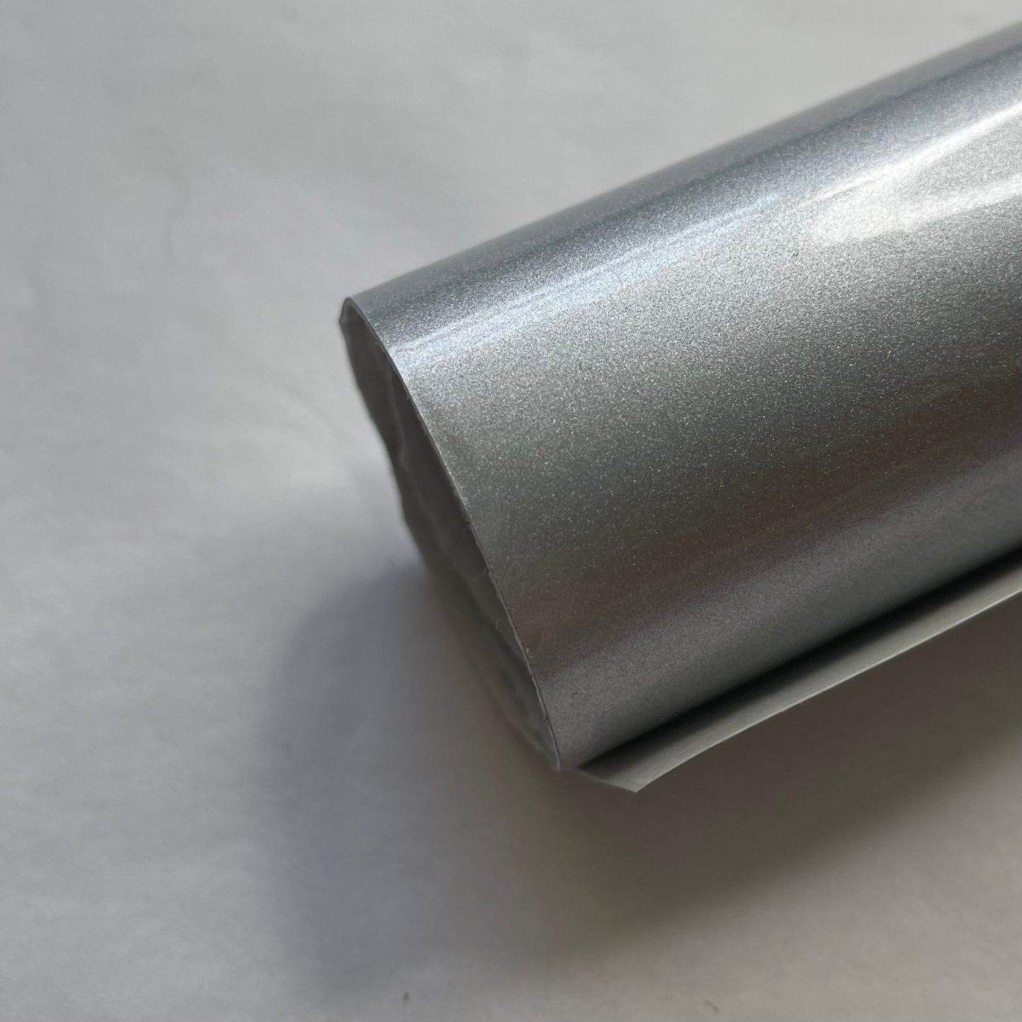 Fólie barva: Gloss Metallic Silver (Avery Denninson)
