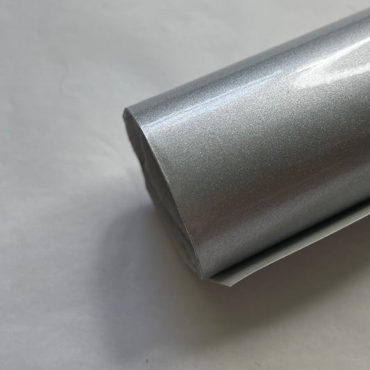 Fólie barva: Gloss Metallic Silver (Avery Denninson)
